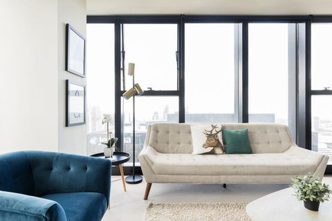 Wake To Eureka Tower Views From Prestigious Collins St - Accommodation Cairns 0