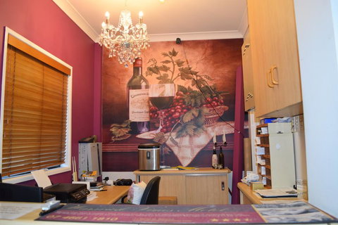 Warwick Vines Motel - Accommodation Cairns 2