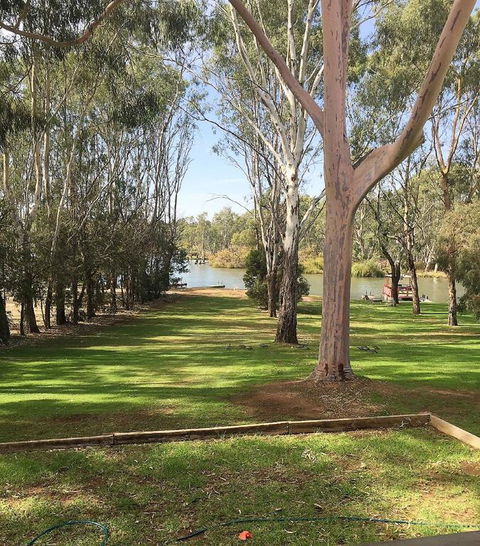Water's Edge Bundalong - Accommodation Cairns 3