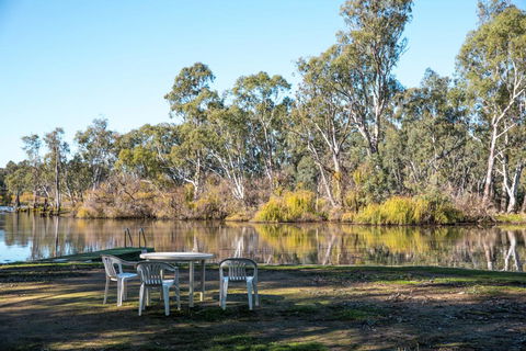 Water's Edge Bundalong - Accommodation Cairns 2