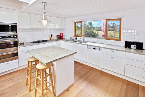 Waterfront Sanctuary - Raymond Island Getaway - Accommodation Cairns 3