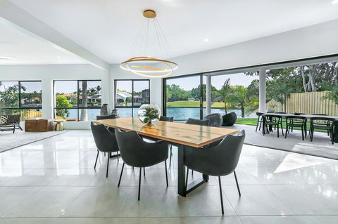 Waterfront Wonder, Noosa Waters - Accommodation Cairns 1