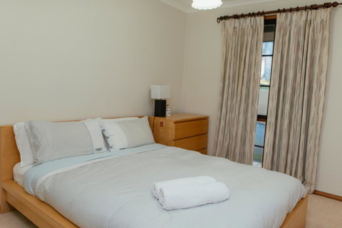 The Dan - Accommodation Cairns 9