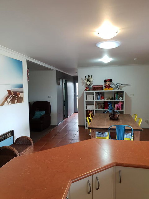 Relax In San Remo - Accommodation Cairns 8