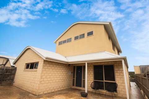 The Pitch - Accommodation Cairns 35