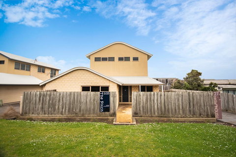 The Pitch - Accommodation Cairns 37