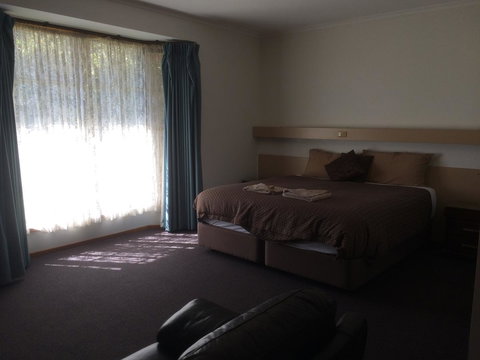 Ambassador Motor Inn - Accommodation Cairns 17
