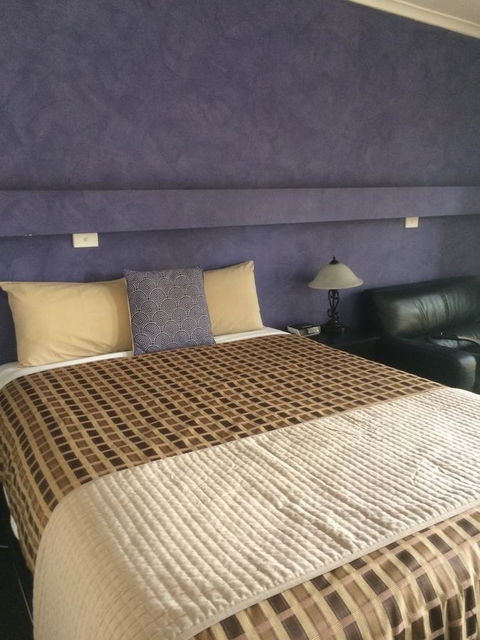 Ambassador Motor Inn - Accommodation Cairns 30