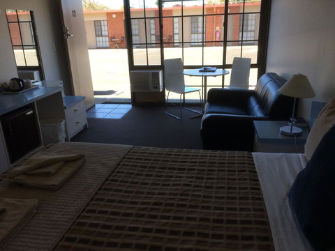 Ambassador Motor Inn - Accommodation Cairns 24