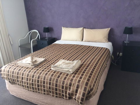 Ambassador Motor Inn - Accommodation Cairns 4