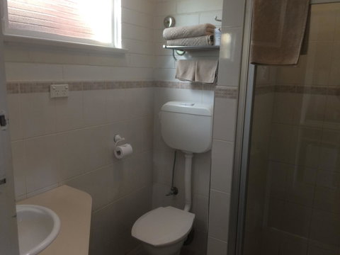 Ambassador Motor Inn - Accommodation Cairns 14