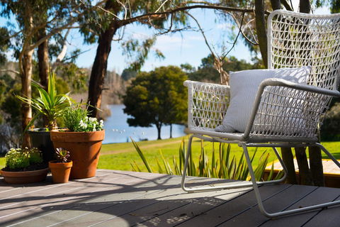 Lake Como Villa - Accommodation Cairns 1