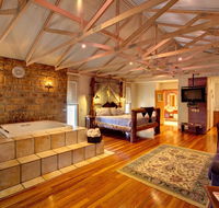 Ditto Daddy's - Accommodation Cairns