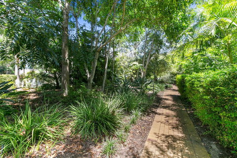 Coloured Sands - Rainbow Beach Resort - 5 Mins To Beach - Accommodation Cairns 23