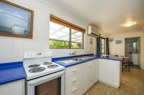 Magnetic North Apartment 1 - Accommodation Cairns 7