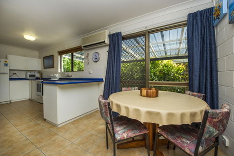 Magnetic North Apartment 1 - Accommodation Cairns 5