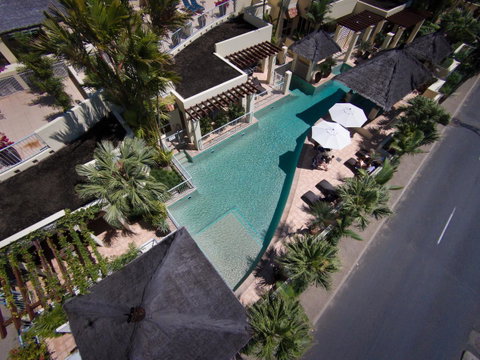 Sea Change Beachfront Apartments - Accommodation Cairns 24