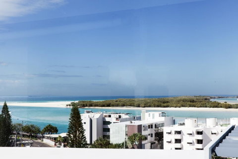 Ocean Views Resort Caloundra - Accommodation Cairns 8