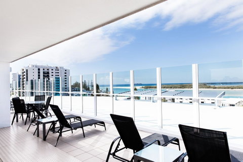 Ocean Views Resort Caloundra - Accommodation Cairns 9