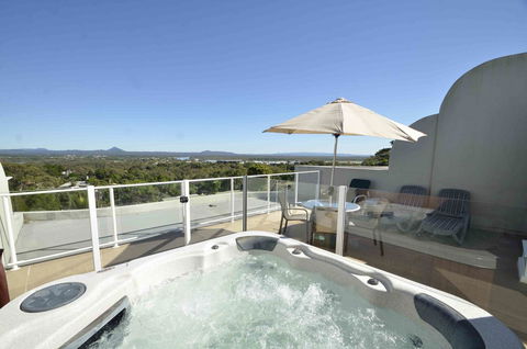 Noosa Hill Resort - Accommodation Cairns 1