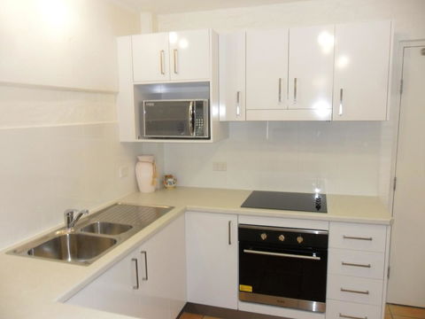 Myuna Holiday Apartments - Accommodation Cairns 18