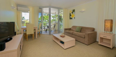 On The Beach Apartments - Accommodation Cairns 17