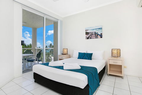 On The Beach Apartments - Accommodation Cairns 22