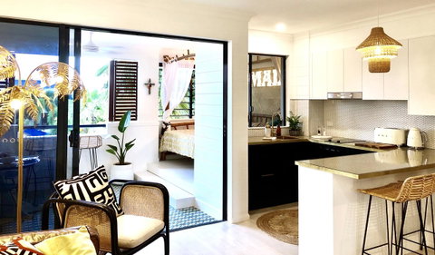 NOMAD - Luxe Apartment - Accommodation Cairns 23