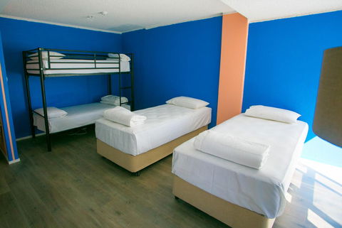 Rainbow Bay Backpackers - Accommodation Cairns 10