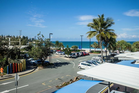 Rolling Surf Resort - Accommodation Cairns 28