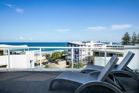 Rolling Surf Resort - Accommodation Cairns 21
