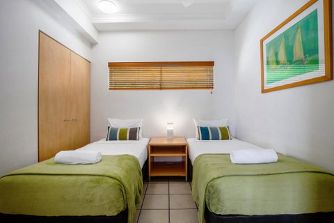 Rolling Surf Resort - Accommodation Cairns 23