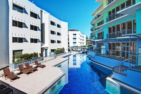 Rolling Surf Resort - Accommodation Cairns 35