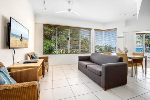 Rolling Surf Resort - Accommodation Cairns 31