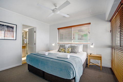 Rolling Surf Resort - Accommodation Cairns 17