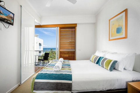 Rolling Surf Resort - Accommodation Cairns 25