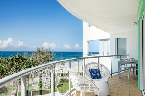 Rolling Surf Resort - Accommodation Cairns 13