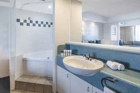 Ramada Resort By Wyndham Golden Beach - Accommodation Cairns 17