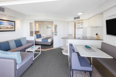 Ramada Resort By Wyndham Golden Beach - Accommodation Cairns 13