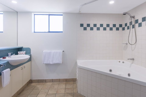 Ramada Resort By Wyndham Golden Beach - Accommodation Cairns 30