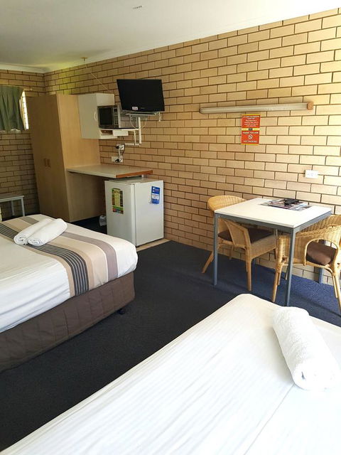 Twin Pines Motel - Accommodation Cairns 2