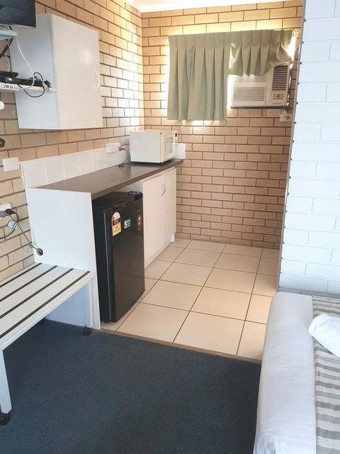 Twin Pines Motel - Accommodation Cairns 12