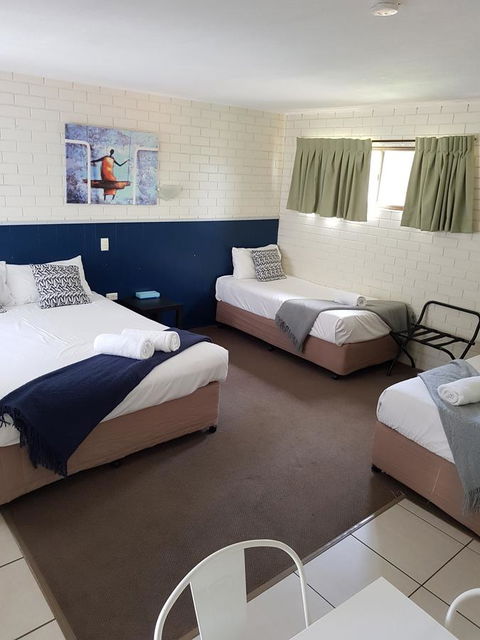 Twin Pines Motel - Accommodation Cairns 9