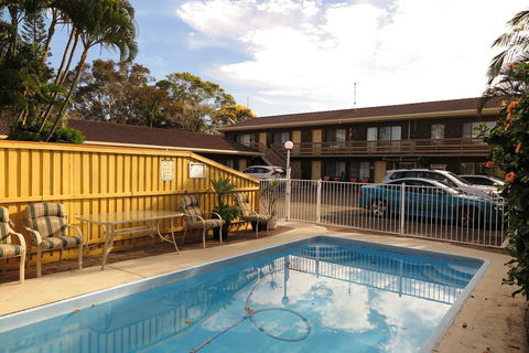 Twin Pines Motel - Accommodation Cairns 0