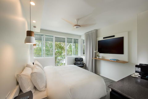 Heart Hotel And Gallery Whitsundays - Accommodation Cairns 3