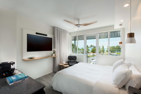 Heart Hotel And Gallery Whitsundays - Accommodation Cairns 4