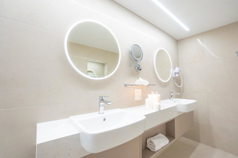 Pacific Hotel Cairns - Accommodation Cairns 24