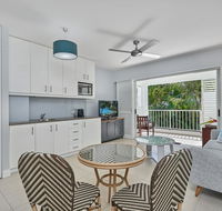 Couples private spa beach getaway - Accommodation Cairns