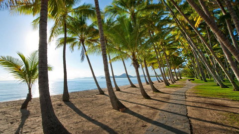 Palm Cove Paradise - Couples Spa Beach Getaway - Accommodation Cairns 24