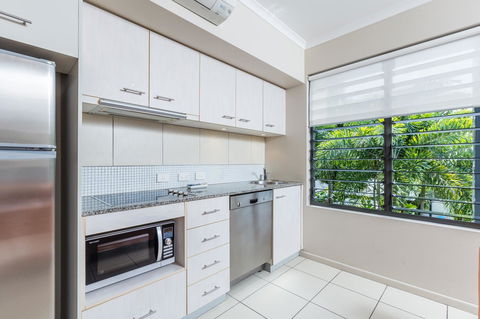 Sea Point On Trinity Beach - Accommodation Cairns 19